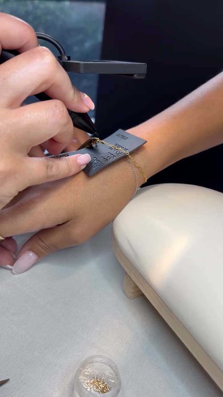 A little sparkle from today‚Äôs pop-up at Pompas. ‚ú®ü§ç We loved spending the day creating beautiful, custom-fit pieces and